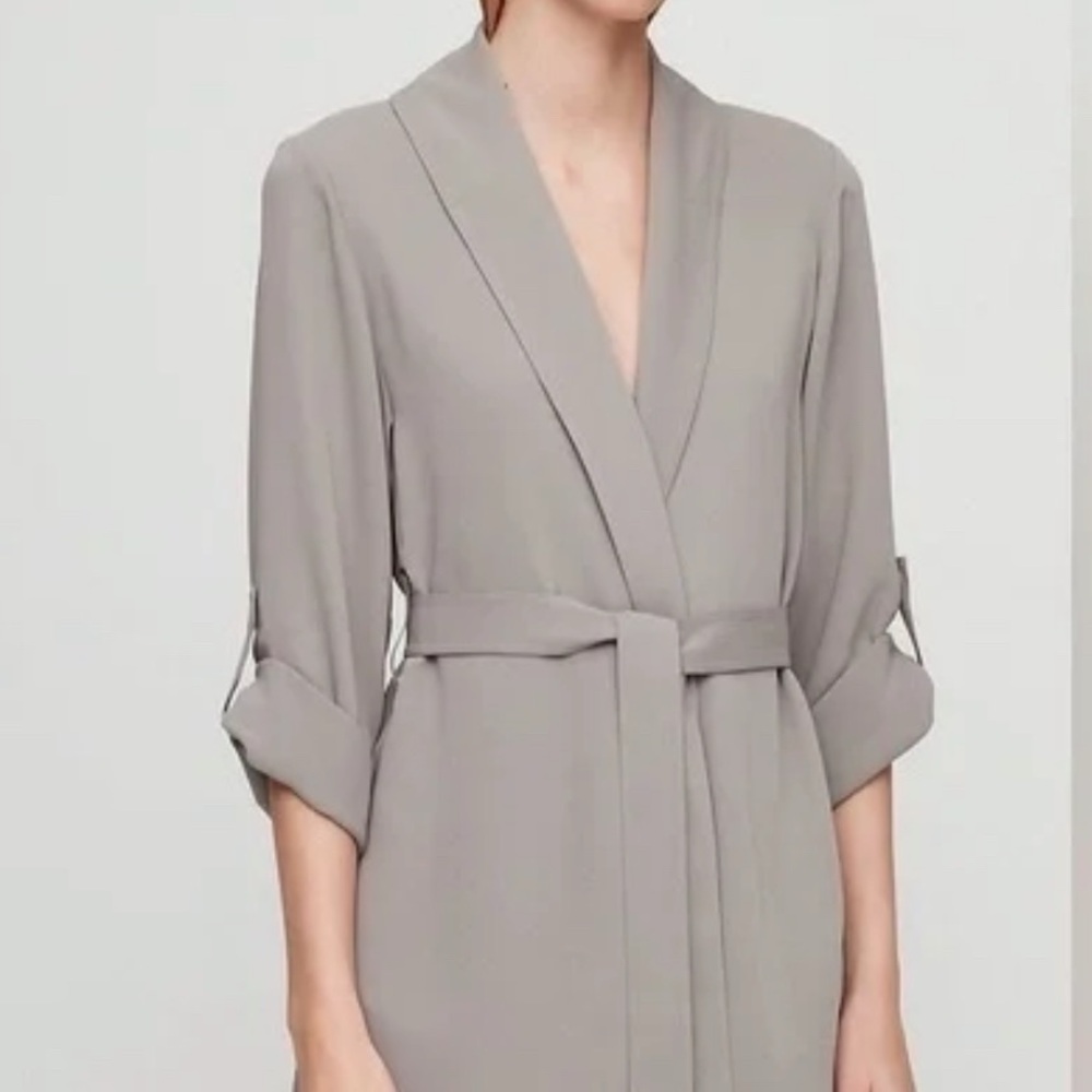 Babaton Aritzia taupe Kohl Robe